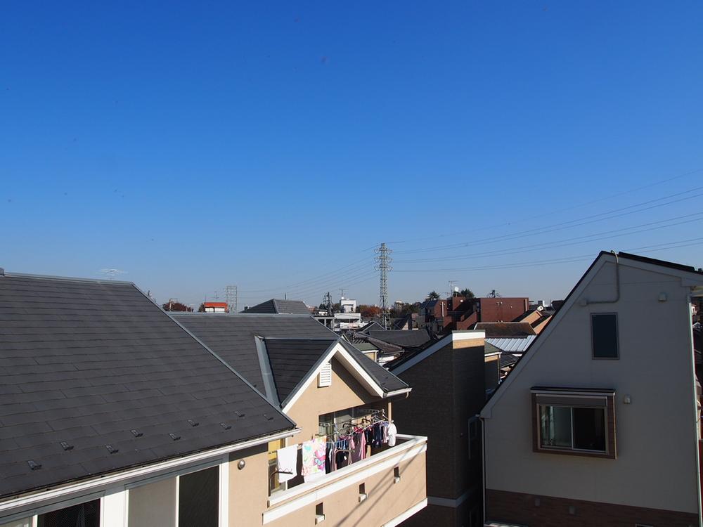 View photos from the dwelling unit. View from the site (December 2013) Shooting