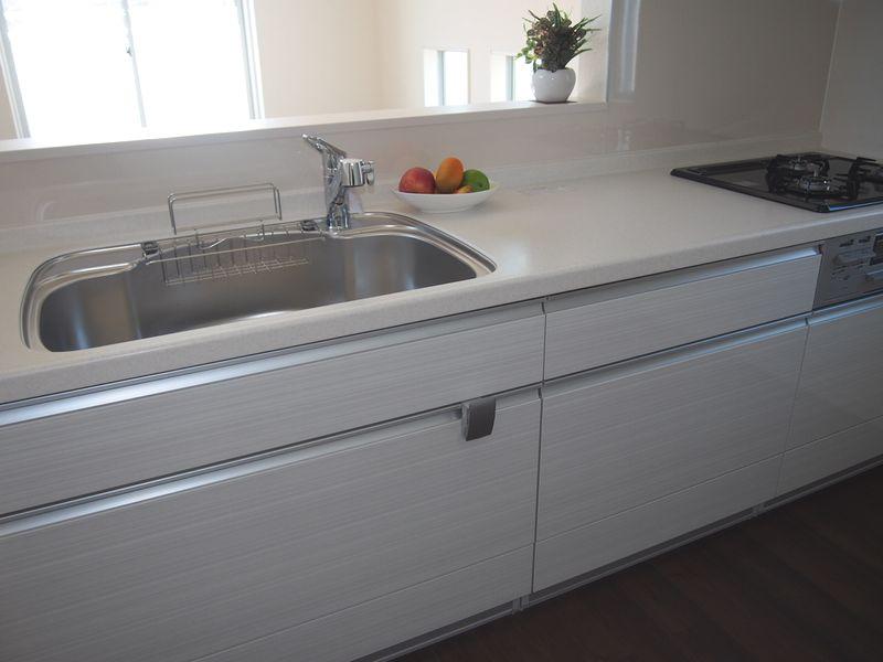 Kitchen. Indoor (12 May 2013) Shooting