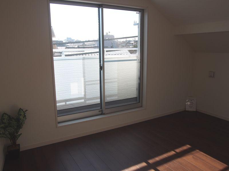 Non-living room. Indoor (12 May 2013) Shooting