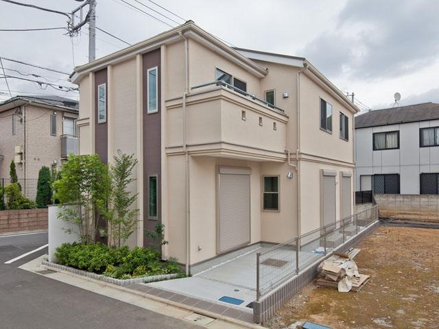 Local appearance photo. "Shimo Igusa" Station 6-minute walk, It is a large 4LDK. Sense of openness is also good taking advantage of the features of the corner lot.