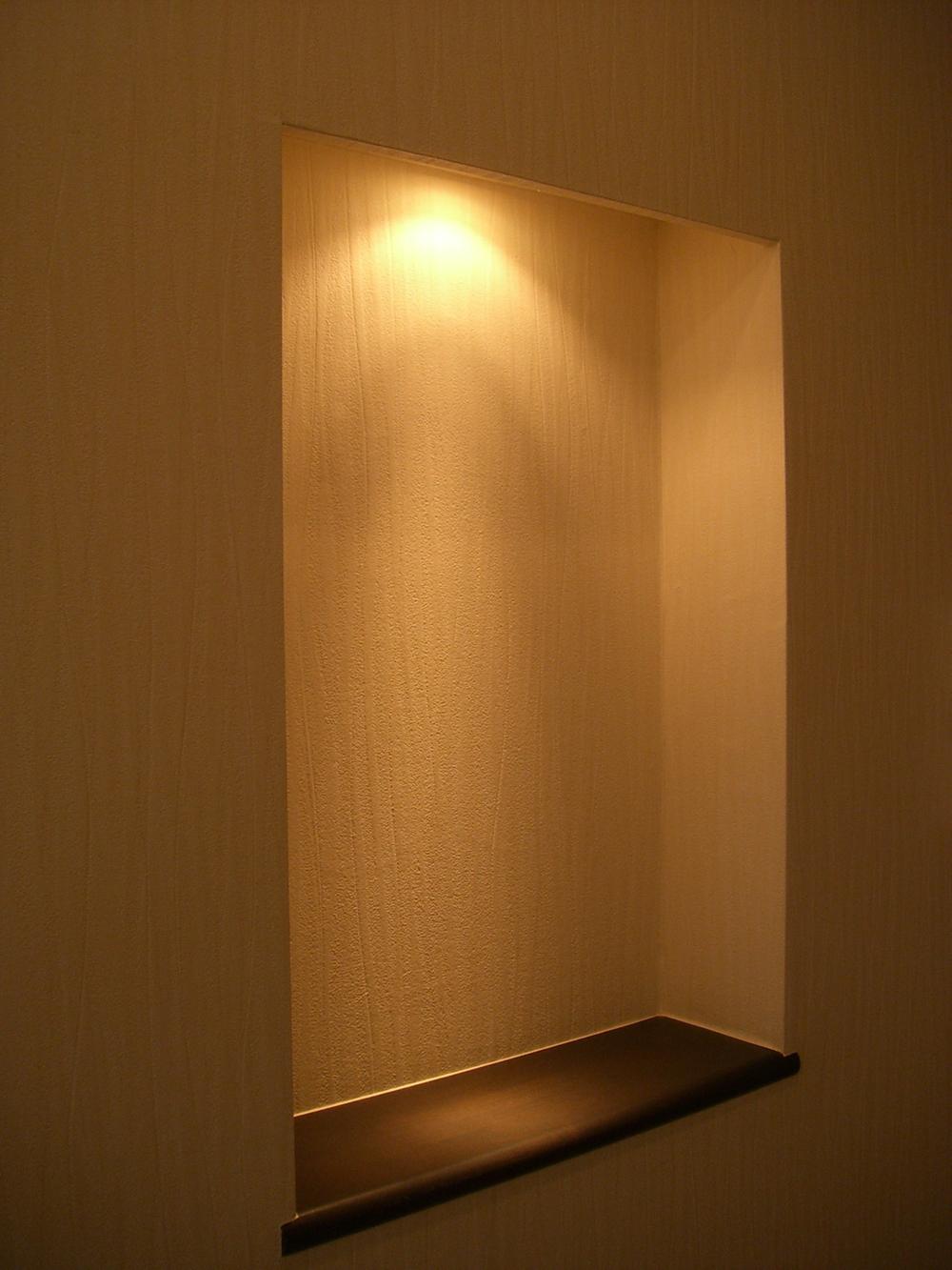 Other. Is a shelf that is made by hollowing out a wall in a concave shape is a niche. Rather than as a storage space, It will be used as a cabinet for accommodating such as flowers and sculpture. 