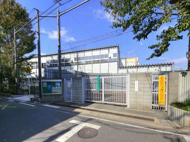 Primary school. Nakano Ward Yato to elementary school 324m