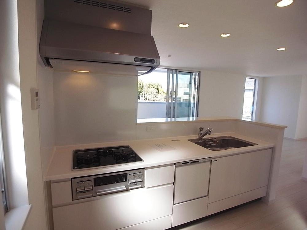 Same specifications photo (kitchen). Kitchen construction cases