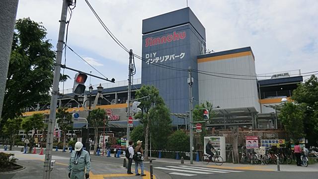 Home center. Shimachu Co., Ltd. Holmes 605m to Nakano head office