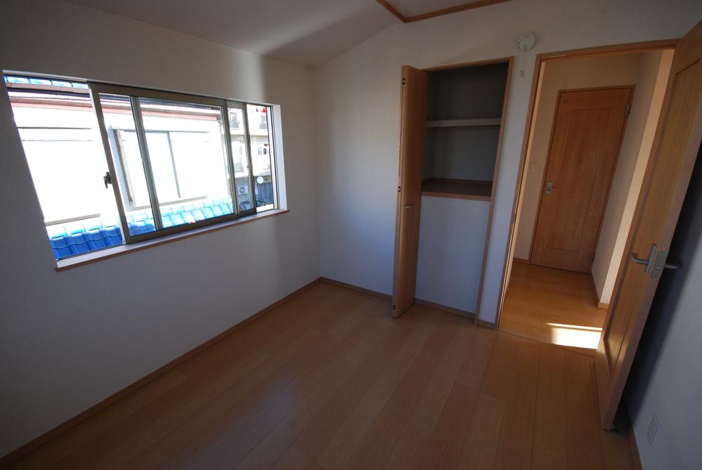 Non-living room. Indoor (12 May 2013) Shooting