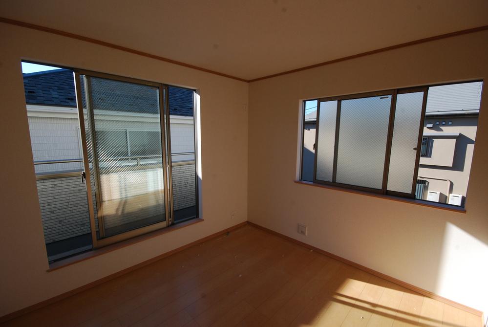 Non-living room. Indoor (12 May 2013) Shooting