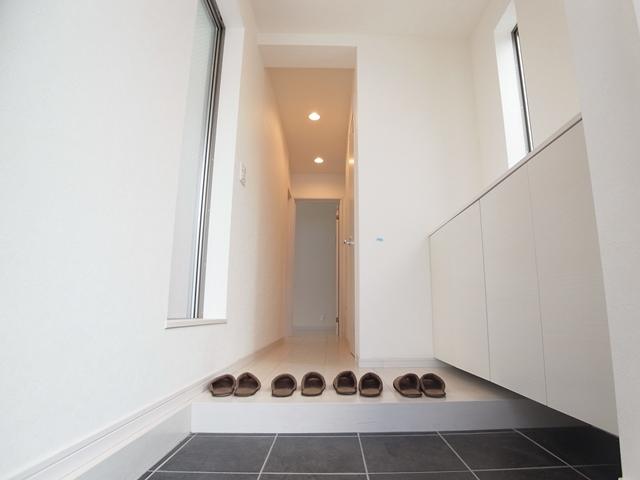 Entrance. Local (September 2013) Shooting