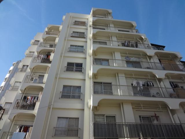 Local appearance photo. Nakanonaka white tone vintage apartment nestled in Chome