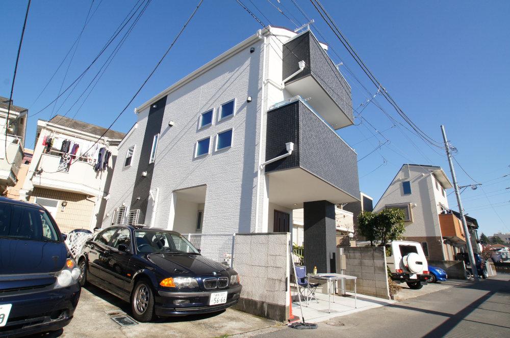 Local appearance photo. Please confirm this day condition at all means local.