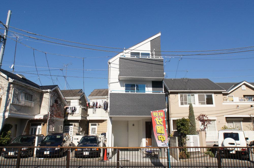 Local appearance photo. Limited Building 1! ! Early thing wins.