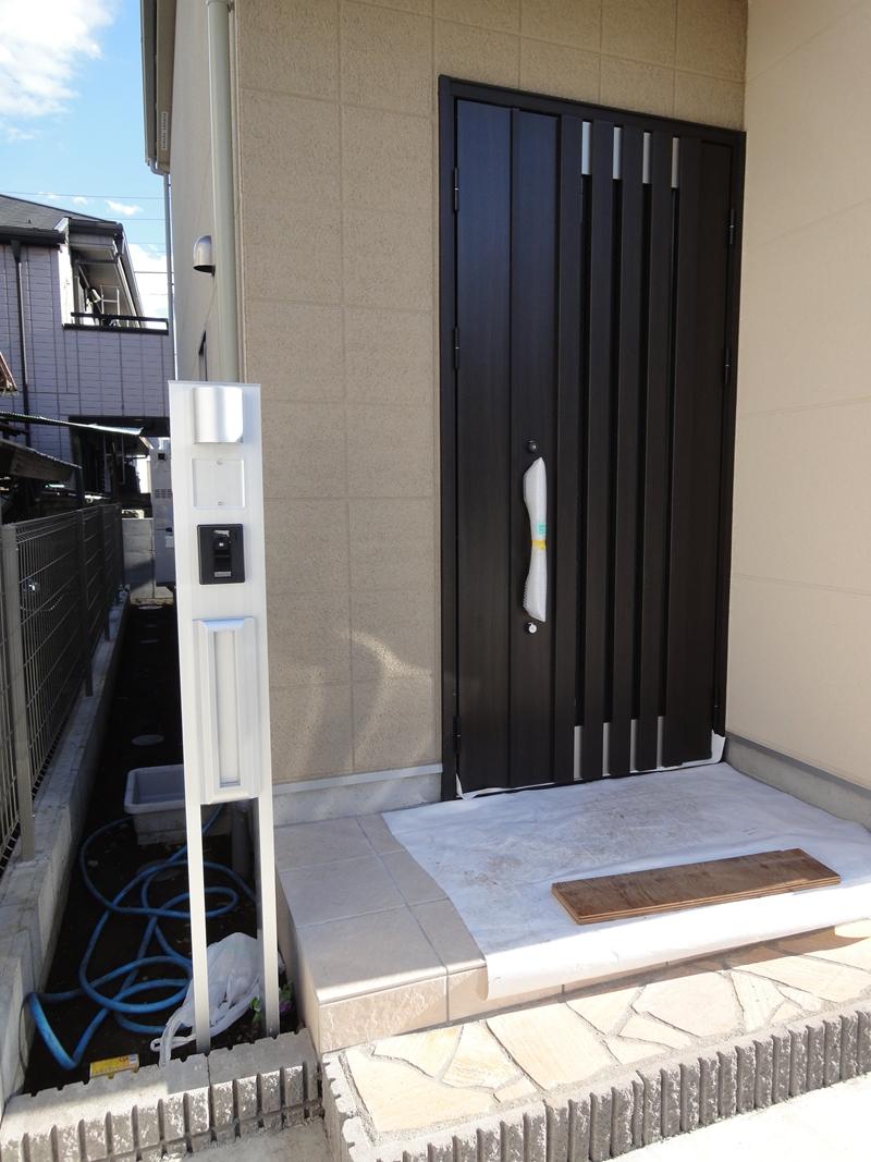 Entrance. (December 2013) Shooting