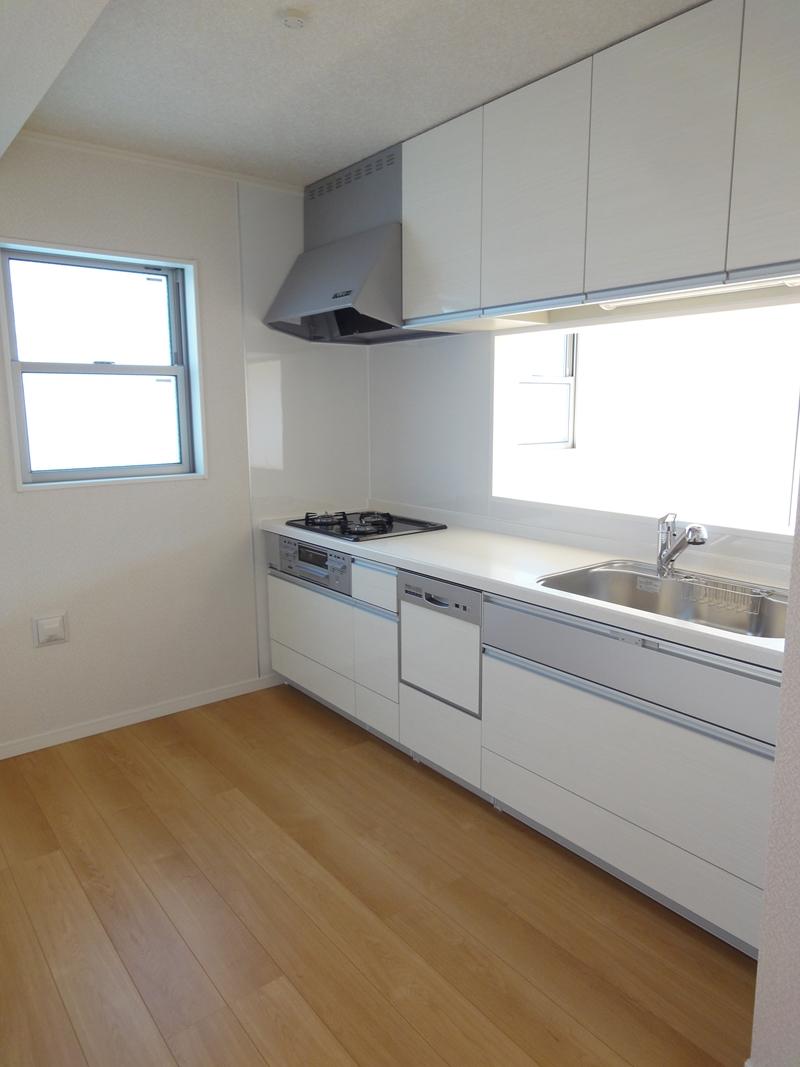 Kitchen. (December 2013) Shooting