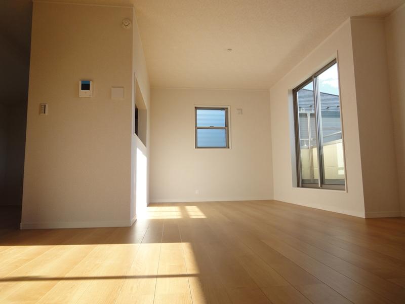 Living. (December 2013) Shooting