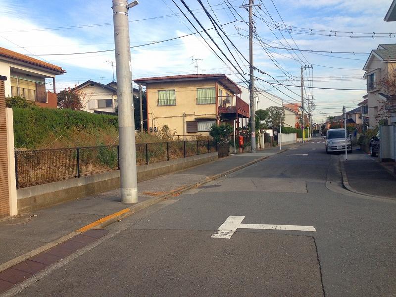 Local photos, including front road. Good front 8M public road per yang