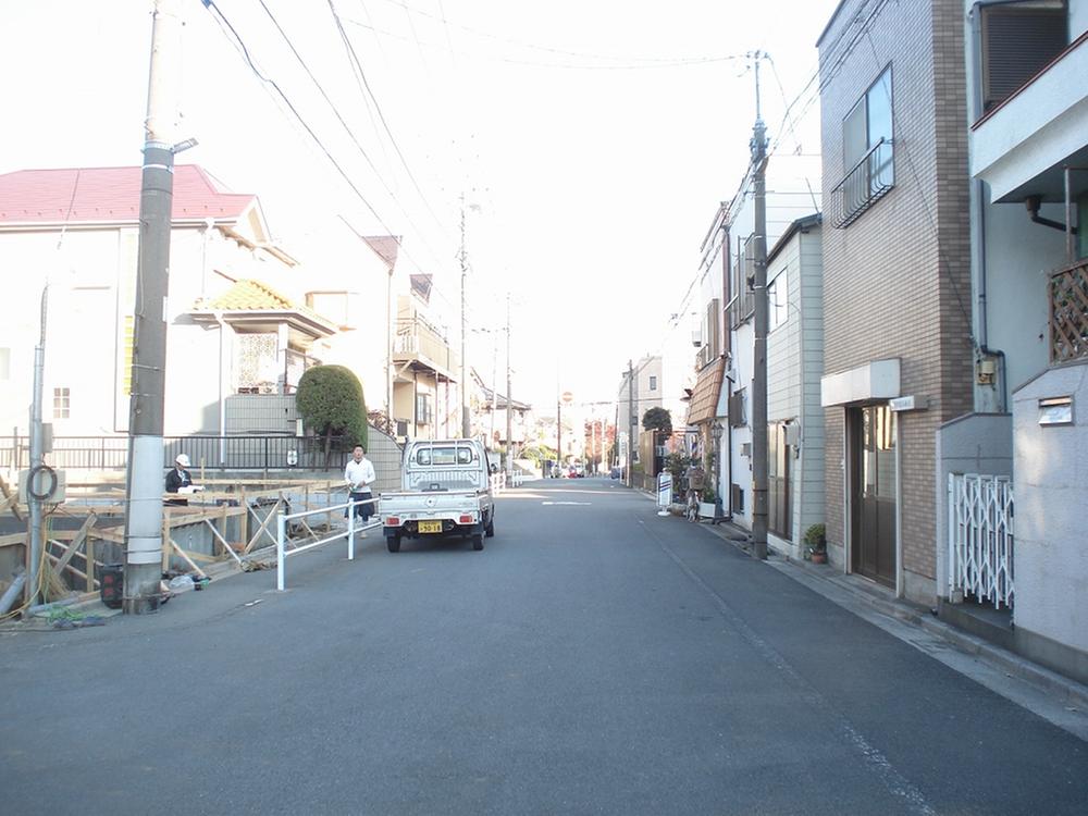 Local photos, including front road. Local (12 May 2013) Shooting