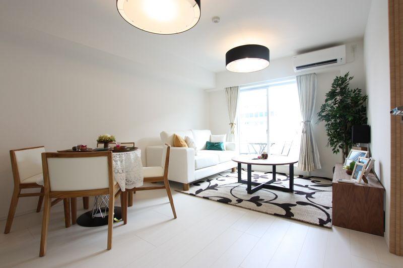 Living. Pet breeding possible.