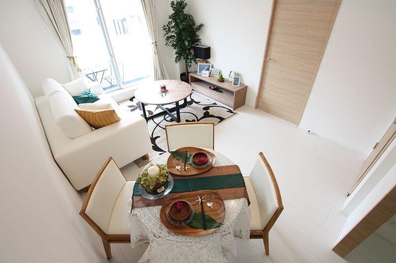 Living. Fully equipped home.