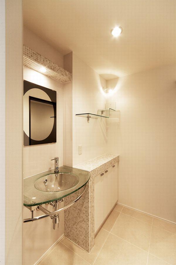 Wash basin, toilet. Enforcement example photo