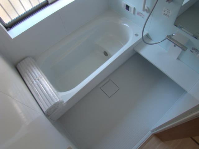 Bathroom. Indoor (12 May 2013) Shooting