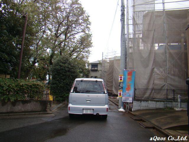 Local photos, including front road. Local (11 May 2013) Shooting