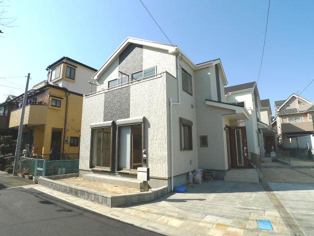 Same specifications photos (appearance). Building appearance (complete construction cases)