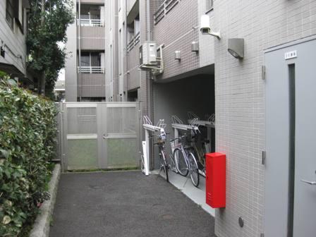 Other common areas. Bicycle-parking space