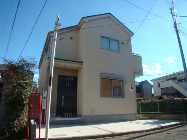 Local appearance photo. Local (12 May 2013) Shooting