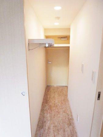 Receipt. Walk-in closet