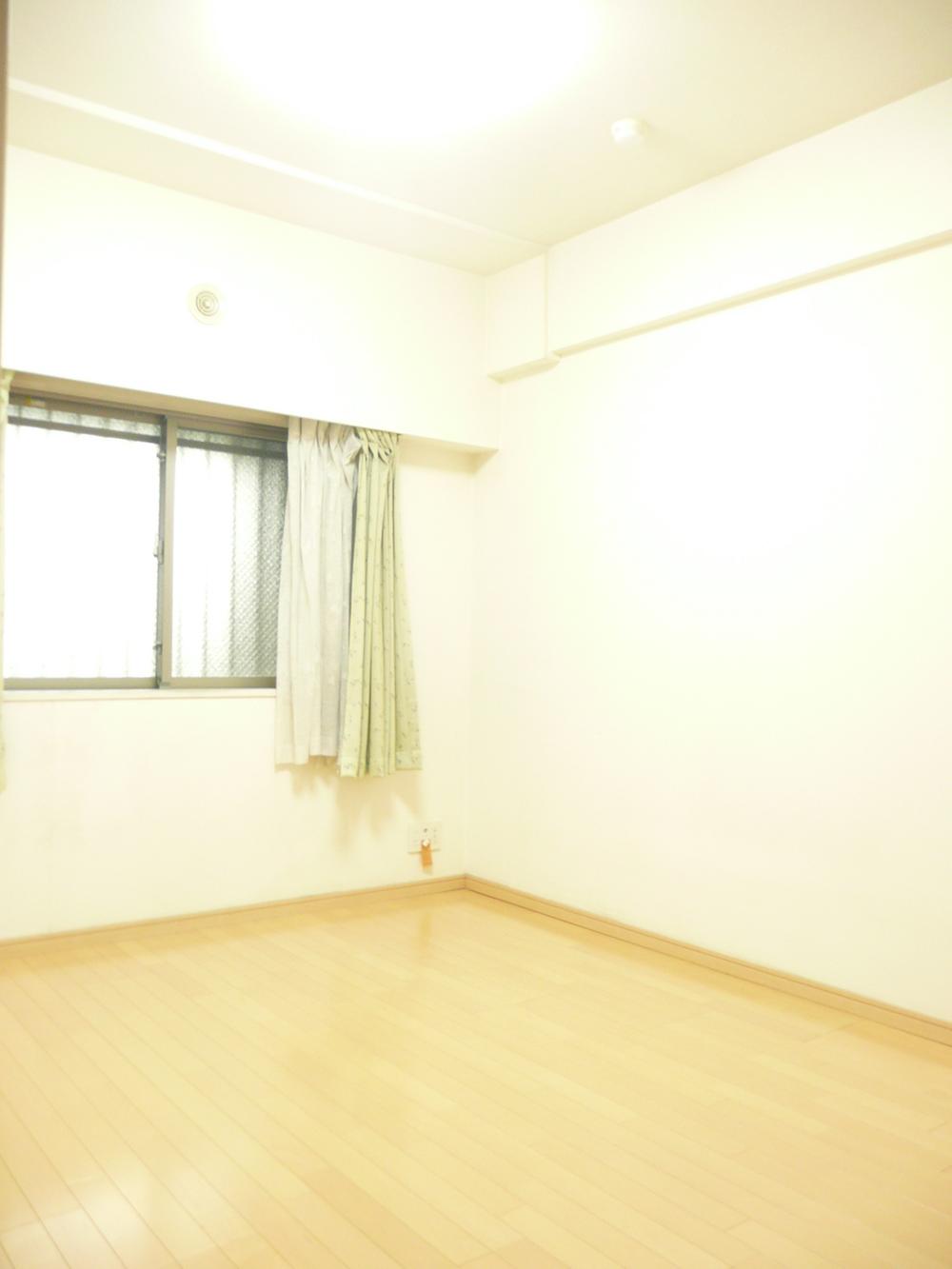 Non-living room. Western-style 1