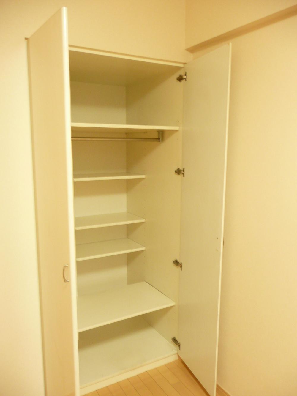 Receipt. Western-style 2 storage