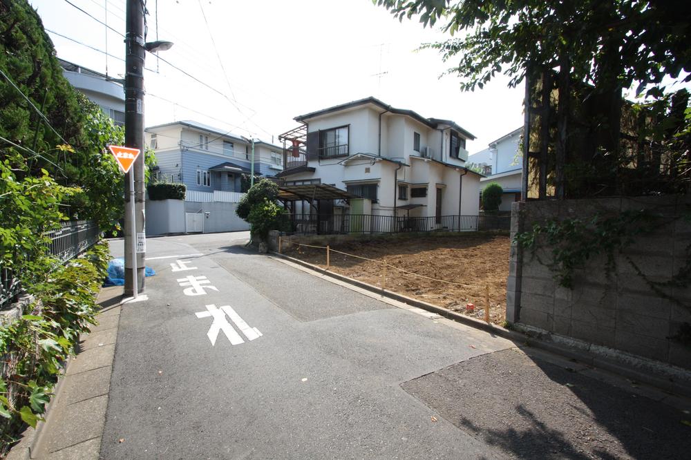 Local photos, including front road. Local (09 May 2013) Shooting