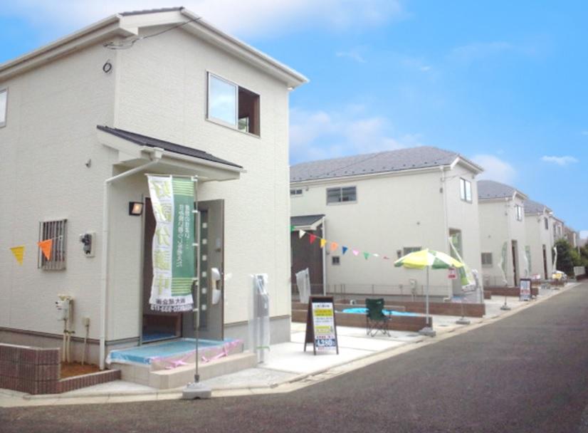 Local photos, including front road. Local (August 2013) Shooting