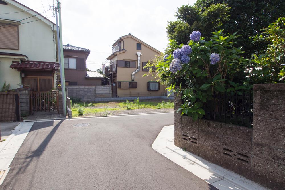 Local photos, including front road. Local (July 2013) Shooting