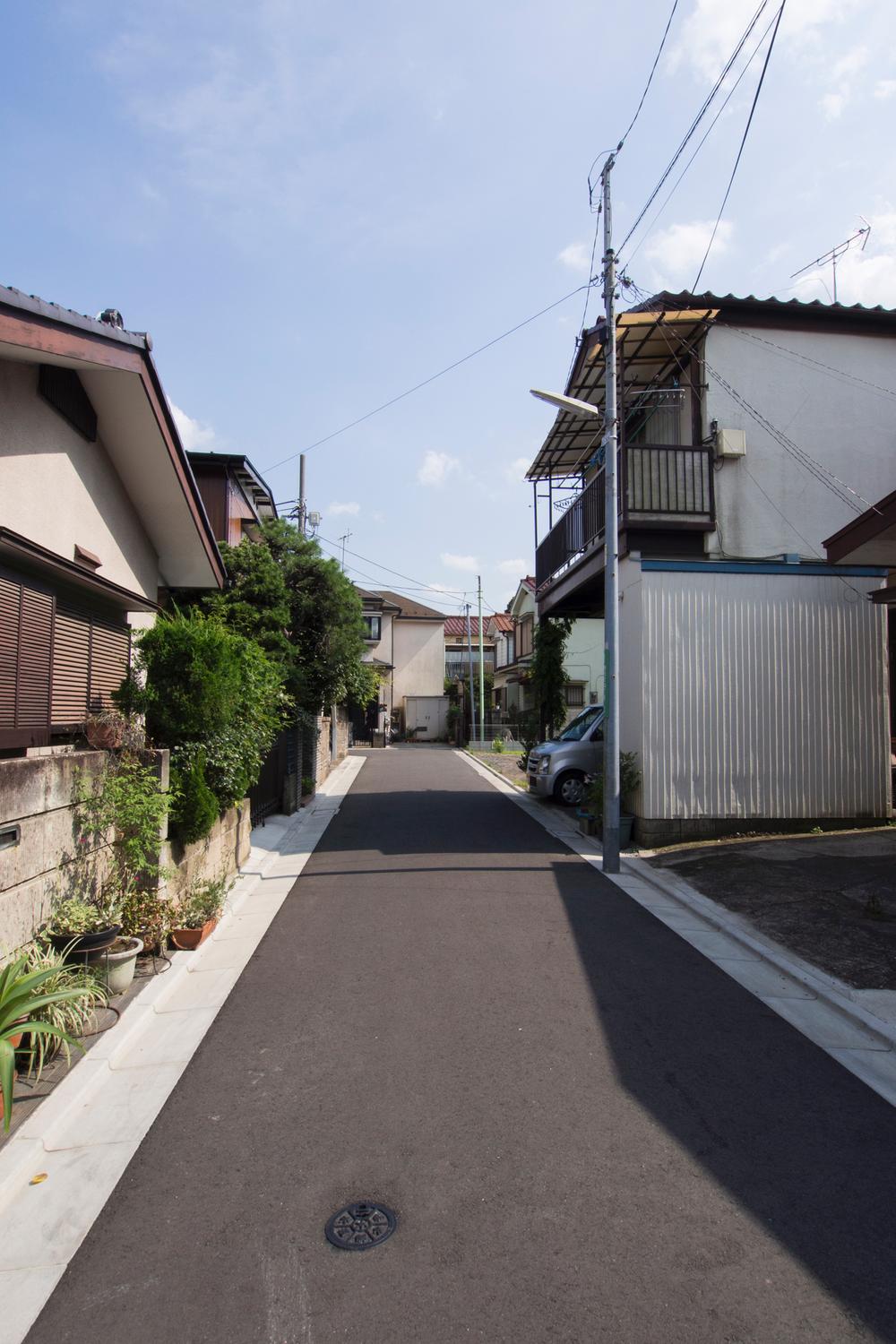 Local photos, including front road. Local (July 2013) Shooting