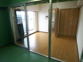 Living and room. ☆ In the room