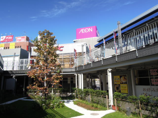 Shopping centre. Tokumaru until the Square (shopping center) 301m