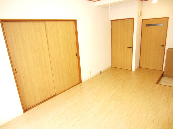 Living and room. LDK9 Pledge