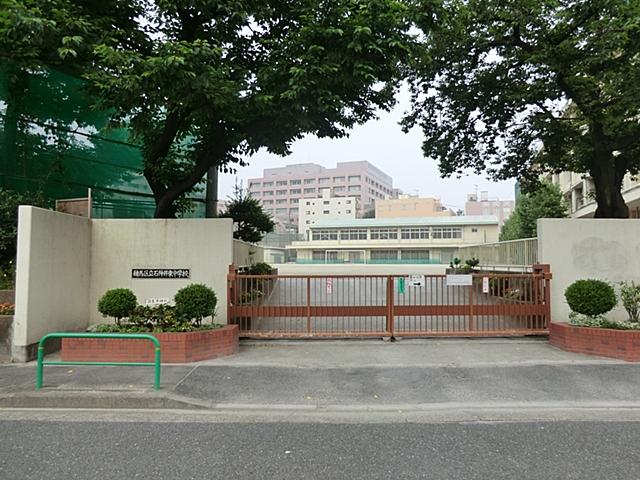 Junior high school. In one 320m mind until Nerima Shakujii Higashi Junior High School ・ ・ ・ Junior high school listed to the slogan. Not study only, The memories and work hard to experience with colleagues