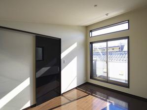 There is also a Western-style that employs a sliding door