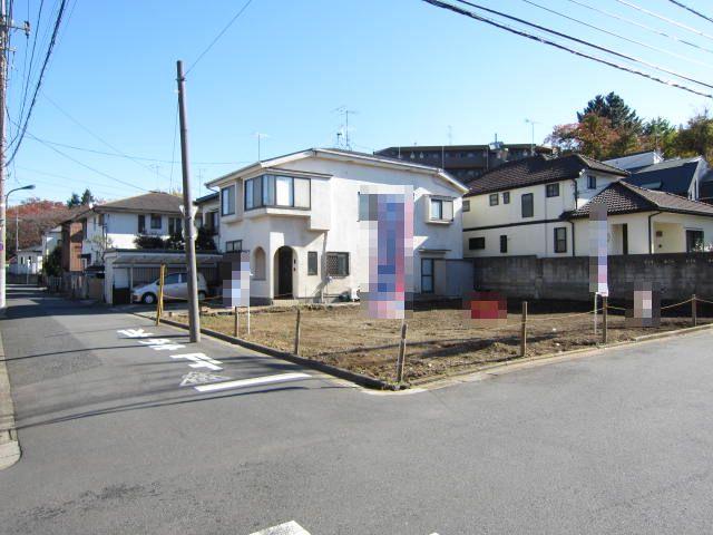 Local photos, including front road. Local (11 May 2013) Shooting