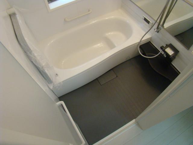 Bathroom. Indoor (12 May 2013) Shooting