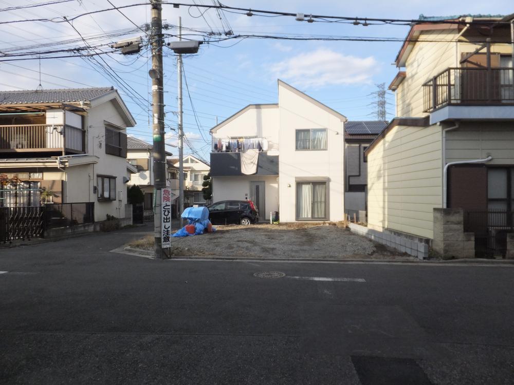 Local appearance photo. Local (12 May 2013) Shooting