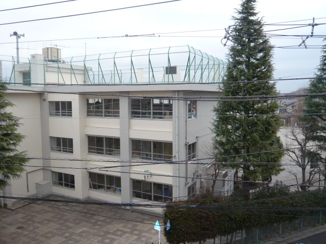 Primary school. Municipal large Sennan to elementary school (elementary school) 750m