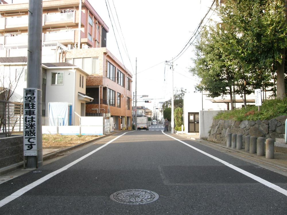 Local photos, including front road. Front road as seen from the south side. Local (11 May 2013) Shooting