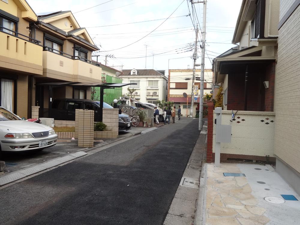 Local photos, including front road. Local (11 May 2013) Shooting