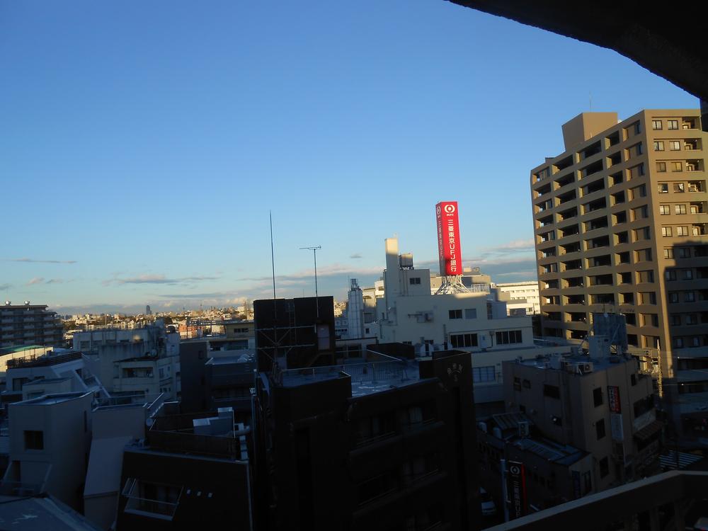 View photos from the dwelling unit. View Photo: view from the site (December 2013) Shooting Is a view of the top floor corner room dwelling unit unique.