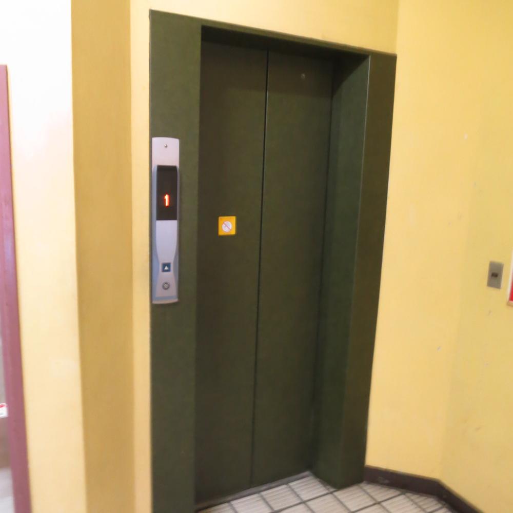 Local appearance photo. Local (12 May 2013) Shooting Elevator