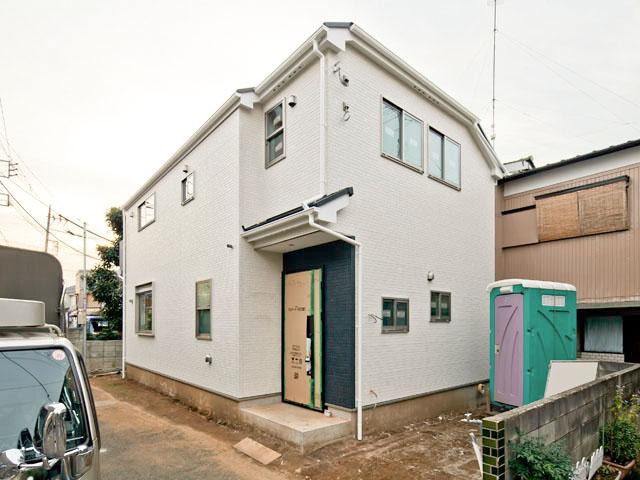 Local appearance photo. Local (12 May 2013) Shooting