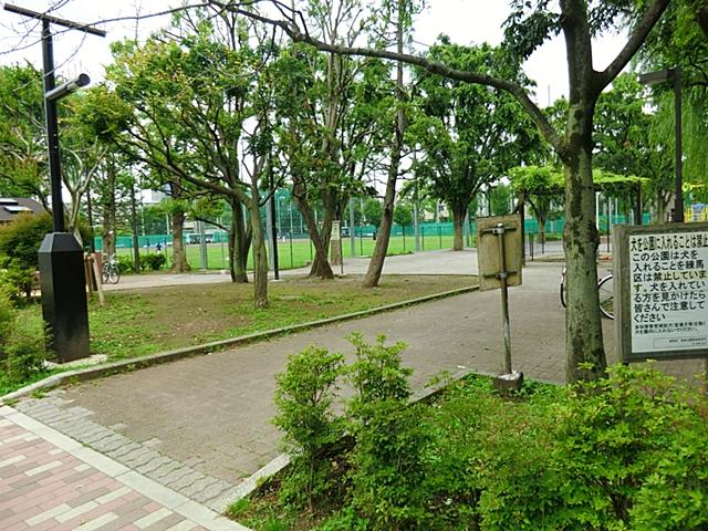 park. 185m until Gakuden park