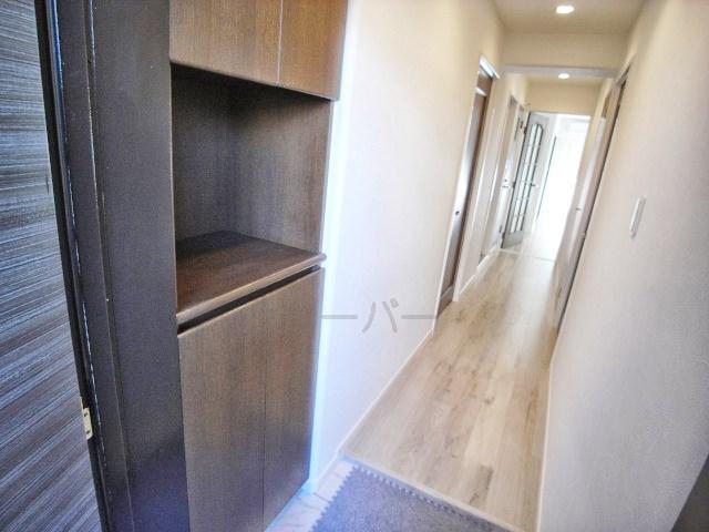 Entrance. The room from the front door